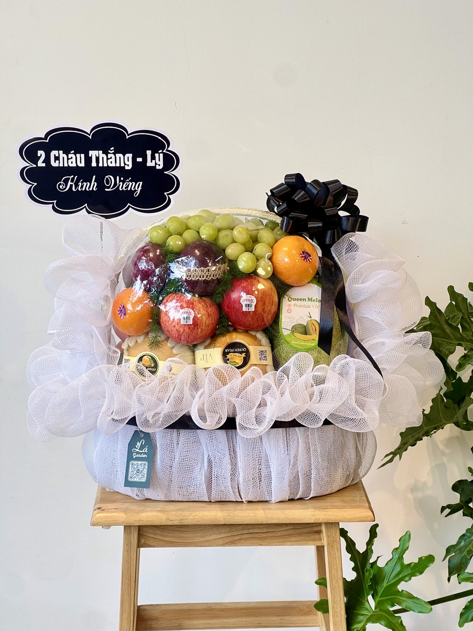 Giỏ trái cây kính viếng