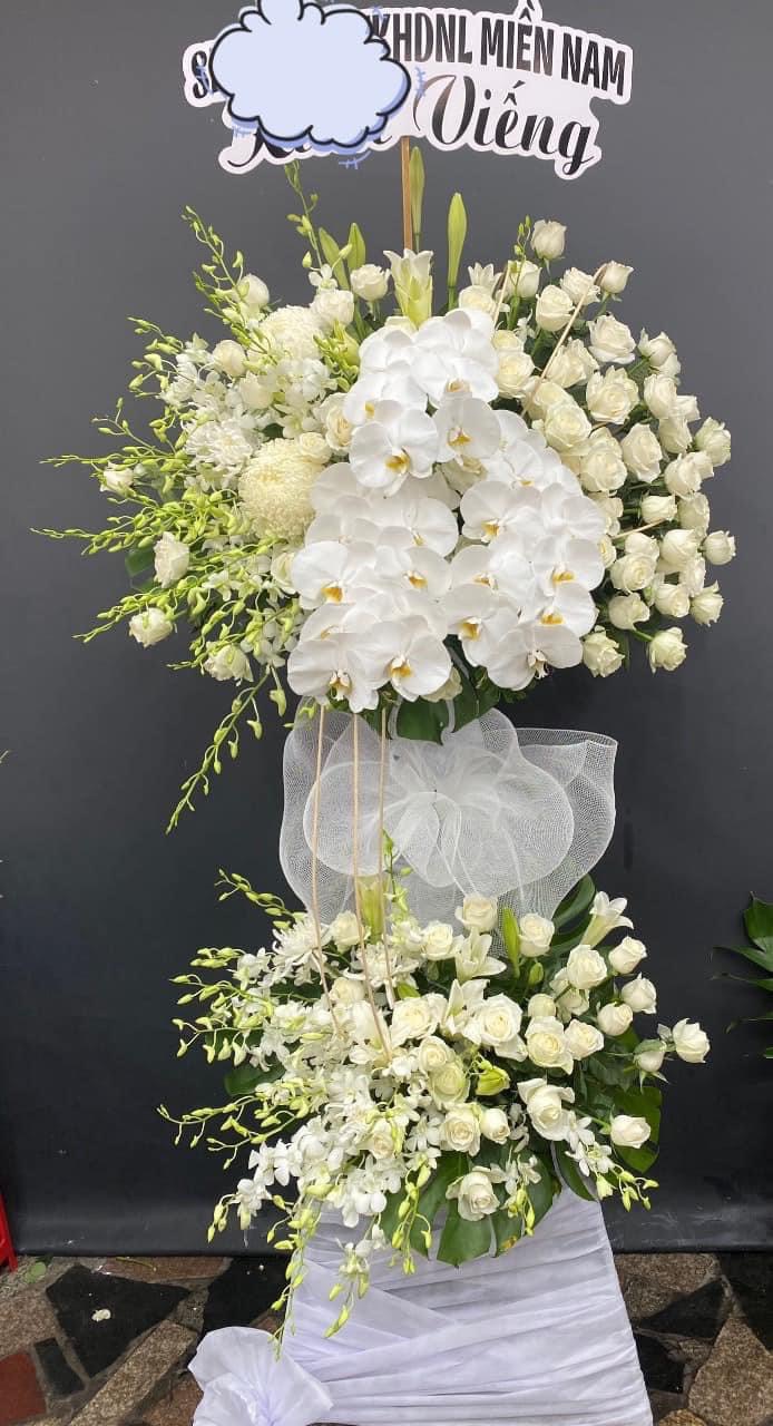 Kệ Hoa Kính Viếng